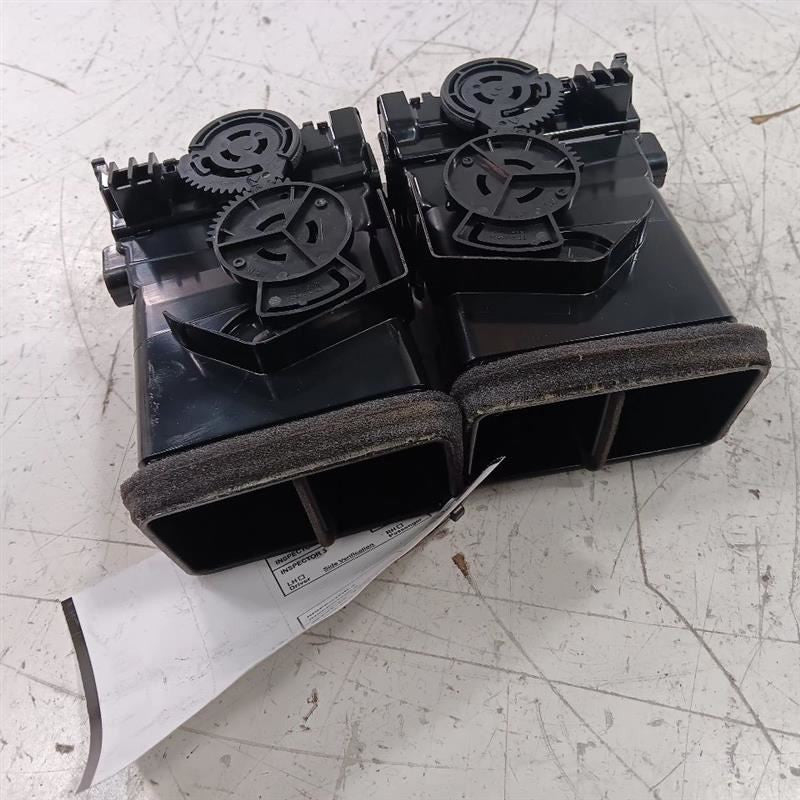 Does Not Apply Nissan LEAF Dash Air Vent Center Middle 2013 2014 2015 2016 2017
