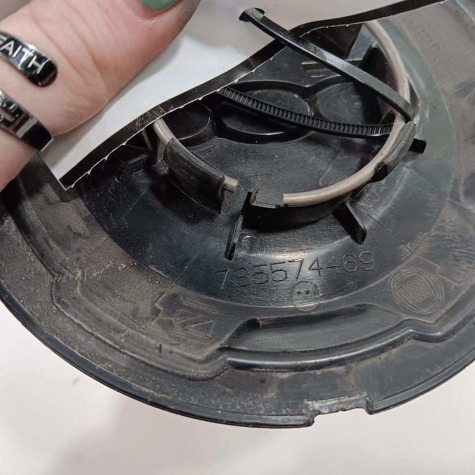 2018 Fiat 500 Wheel Rim Center Cap