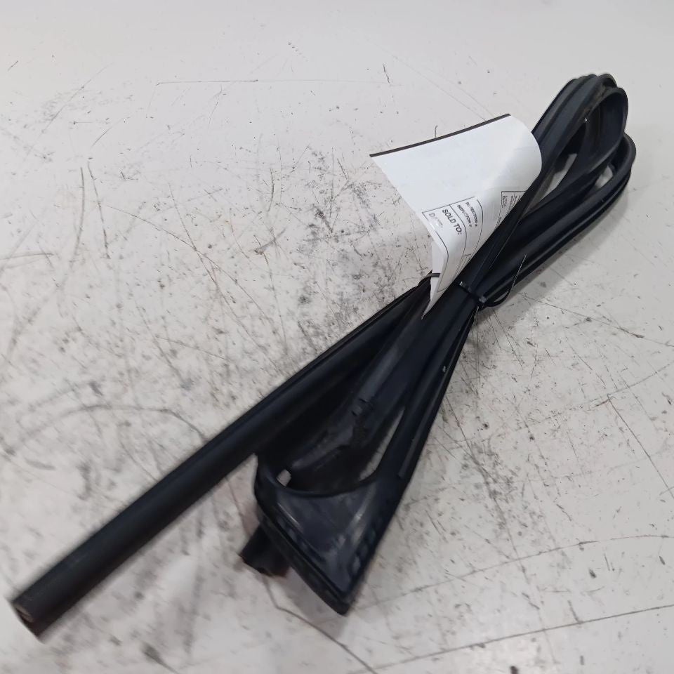 Does Not Apply Subaru Forester Door Glass Window Seal Rubber Left Driver Front 2016 2017 2018