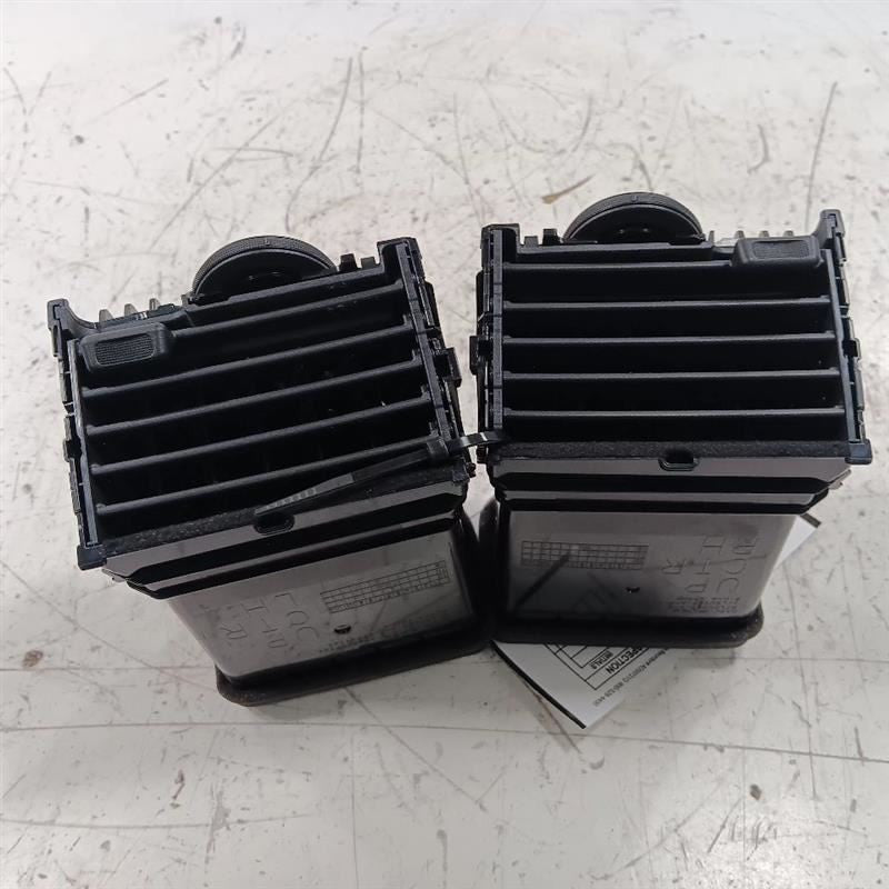 Does Not Apply Nissan LEAF Dash Air Vent Center Middle 2013 2014 2015 2016 2017
