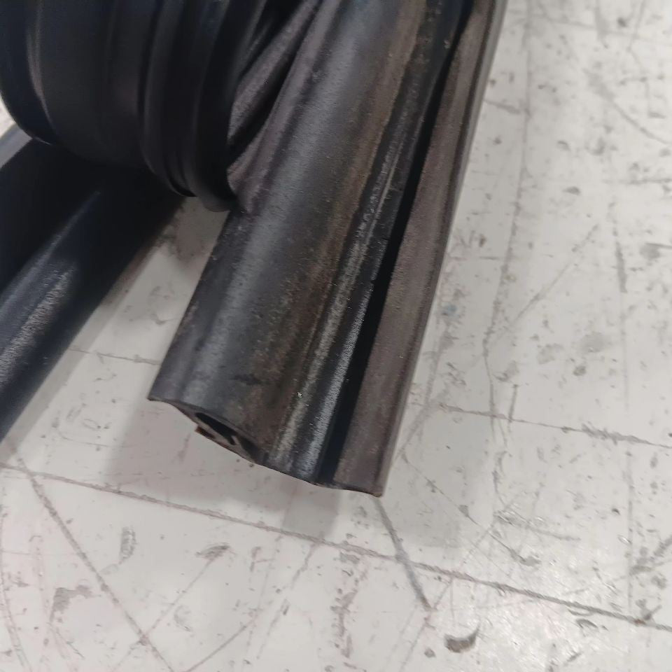 Hyundai Tucson Door Glass Window Seal Rubber Left Driver Front 2019 2020 2021