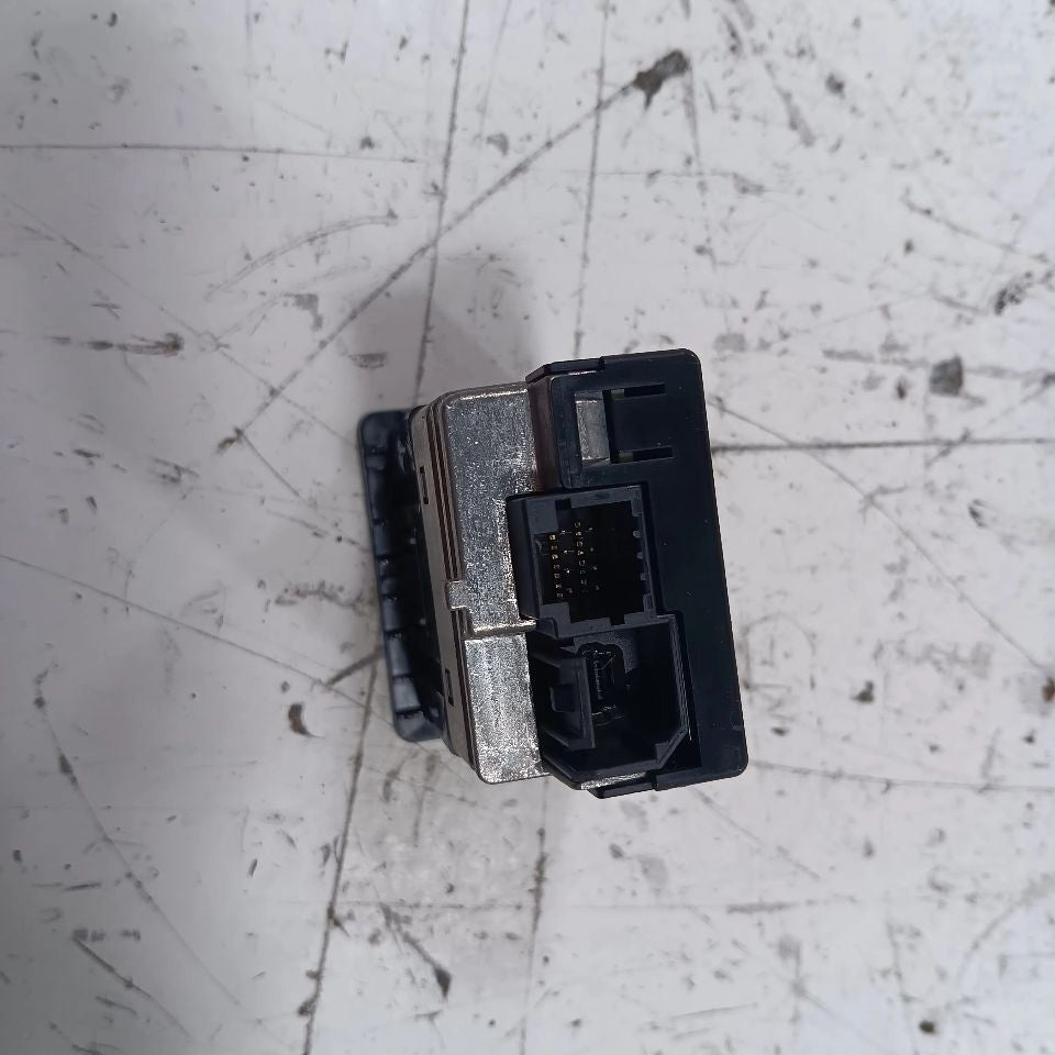 Nissan Kicks USB Plug In Hub Port 2021 2022 2023 2024