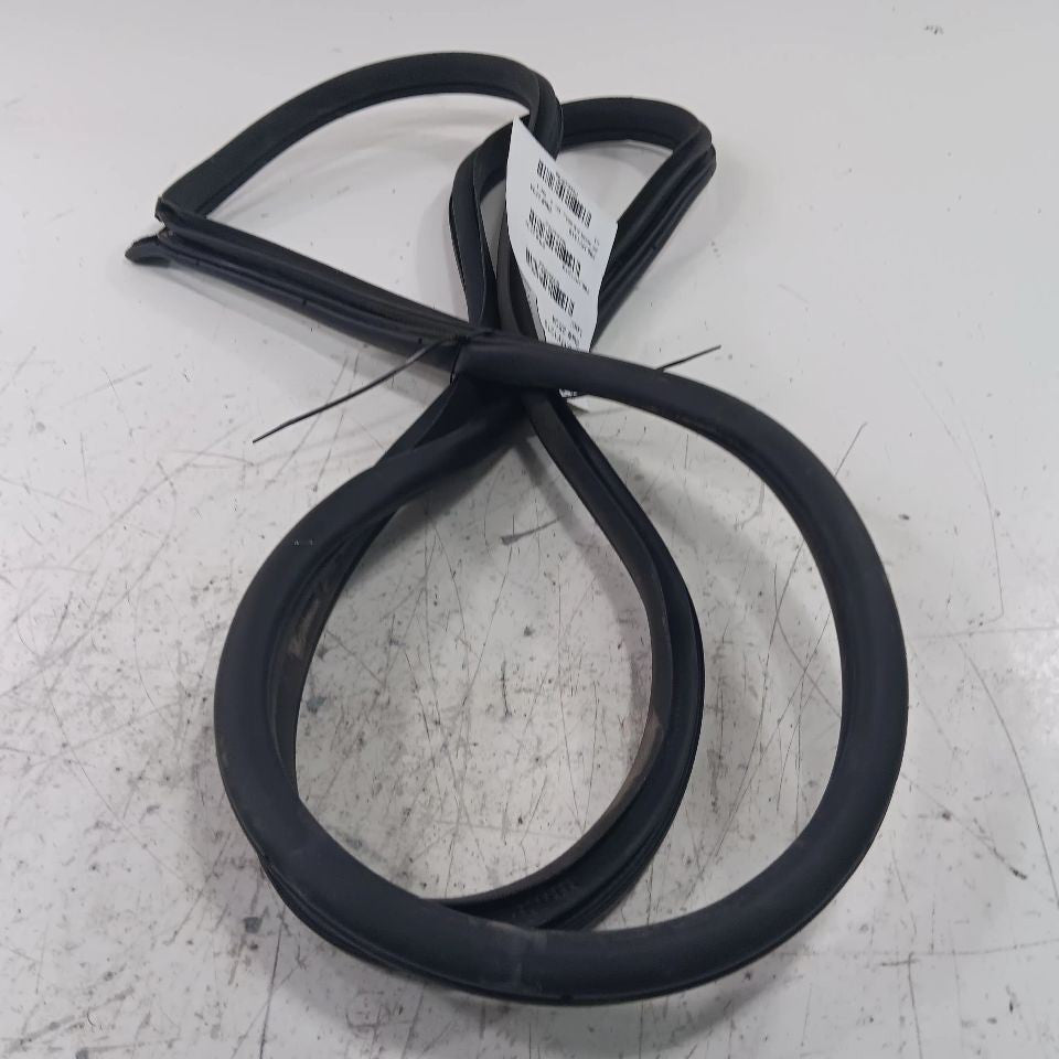 Hyundai Tucson On Body Door Jamb Seal Front Right Passenger 2019 2020 2021