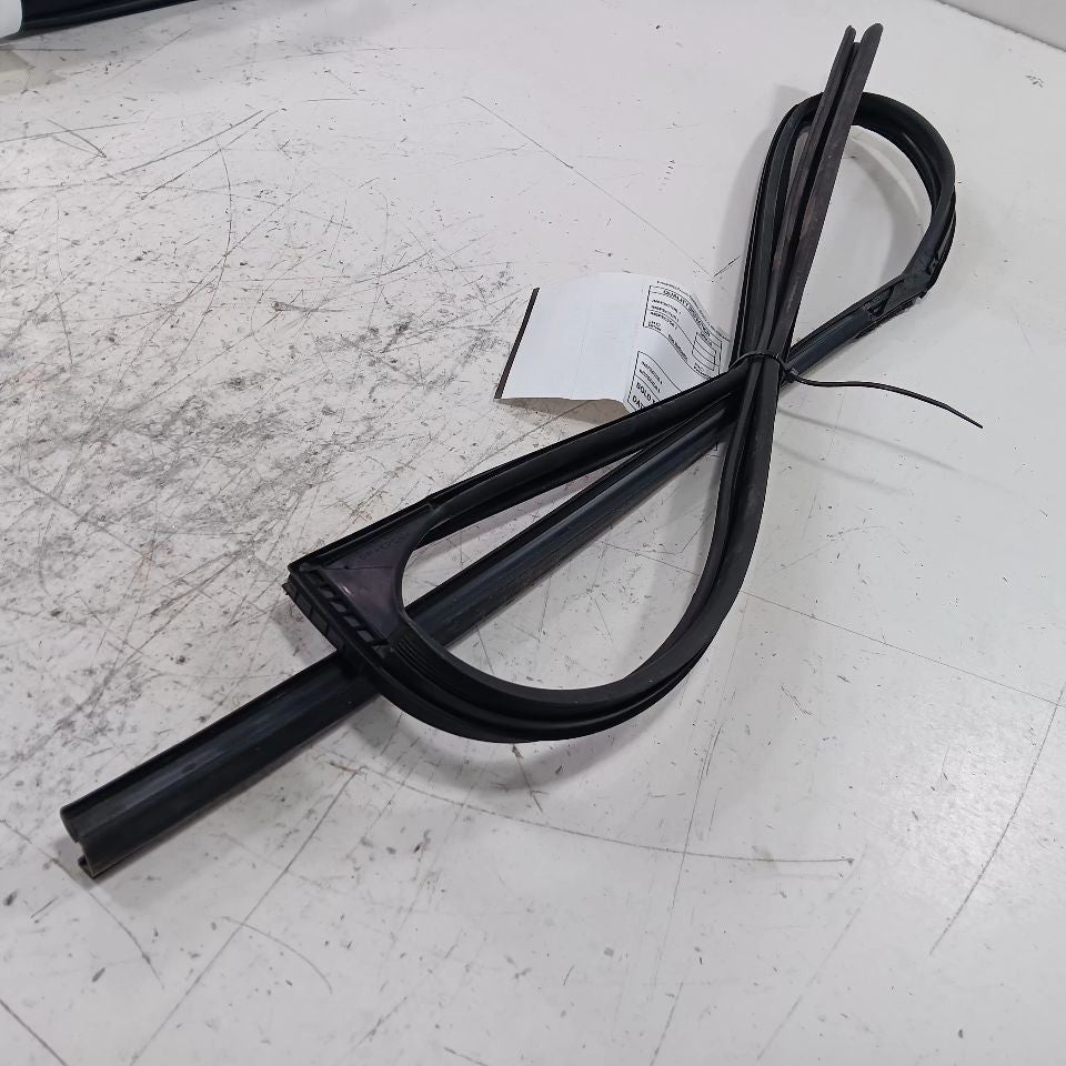 Does Not Apply Subaru Forester Door Glass Window Seal Rubber Right Passenger Rear Back 2016 20