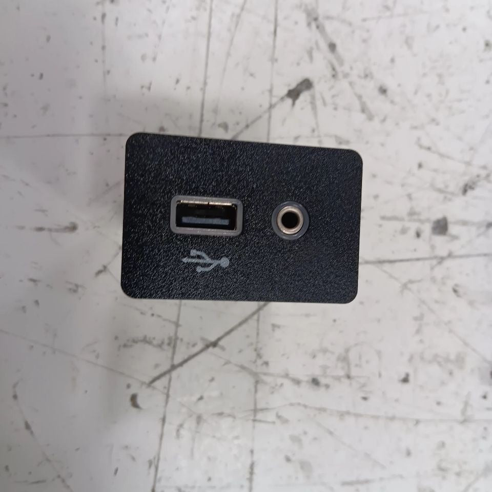 Nissan Kicks USB Plug In Hub Port 2021 2022 2023 2024