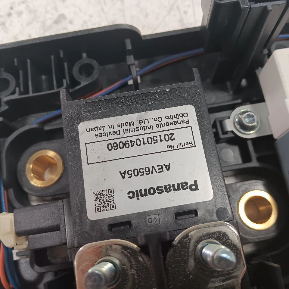 Nissan LEAF Battery Contactor Relay ( AEV65005A ) 2013 2014 2015 2016 2017