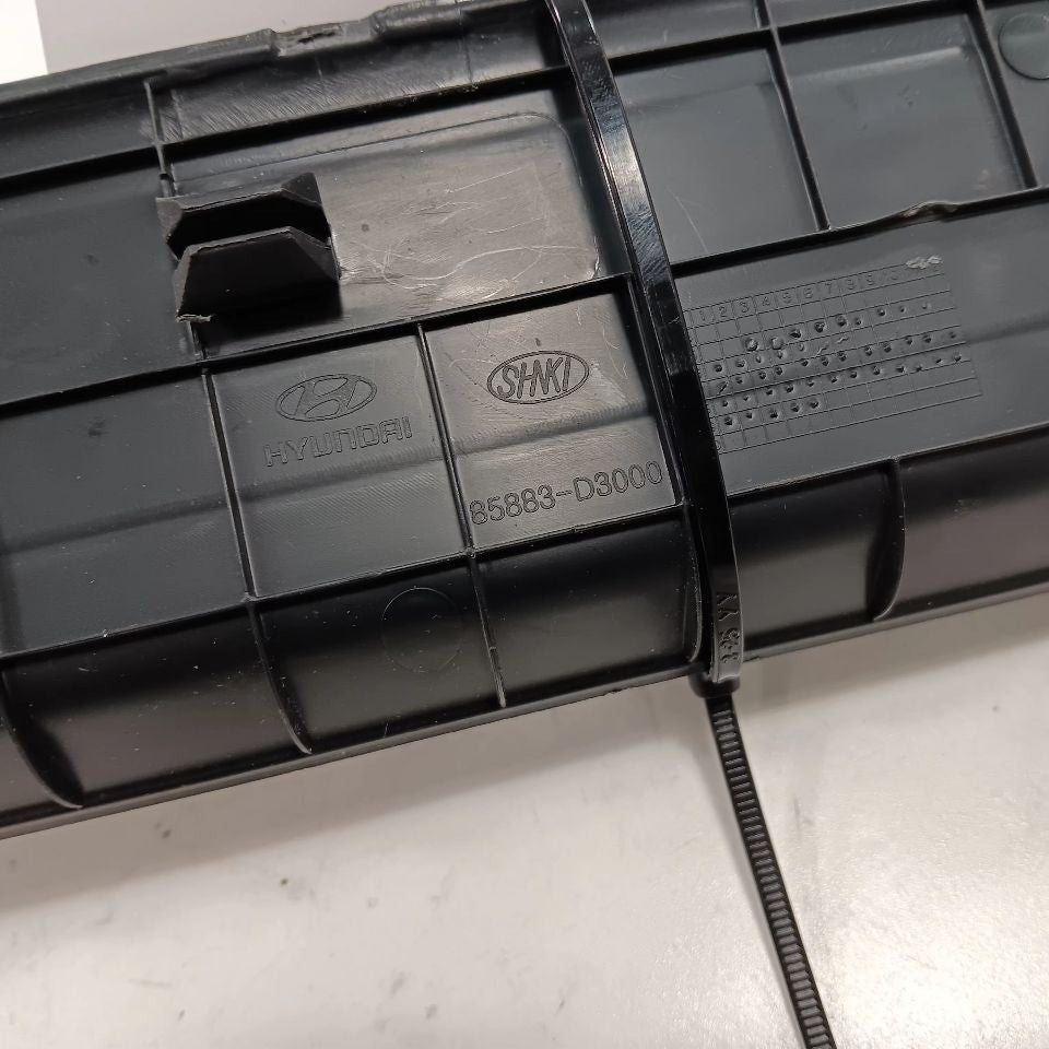 Hyundai Tucson Sill Trim Plate Door Jam Threshold Right Passenger Front 2019 20