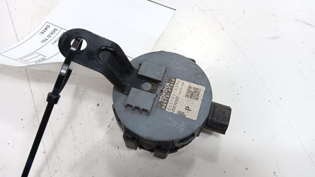 Toyota Prius 8657047010 EV Alert Sensor 2015 2014 2013 2012