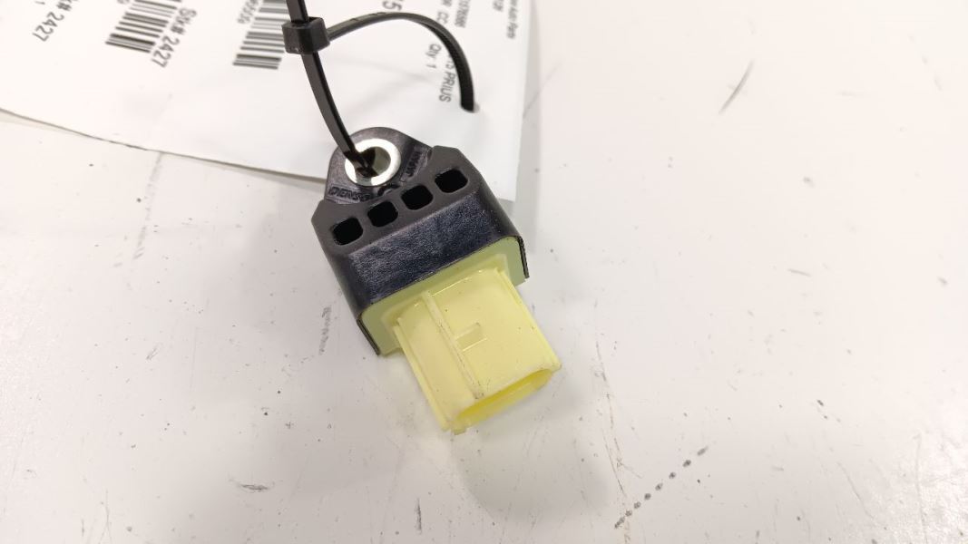 Toyota Prius Crash Impact Sensor    2012 2013 2014 2015