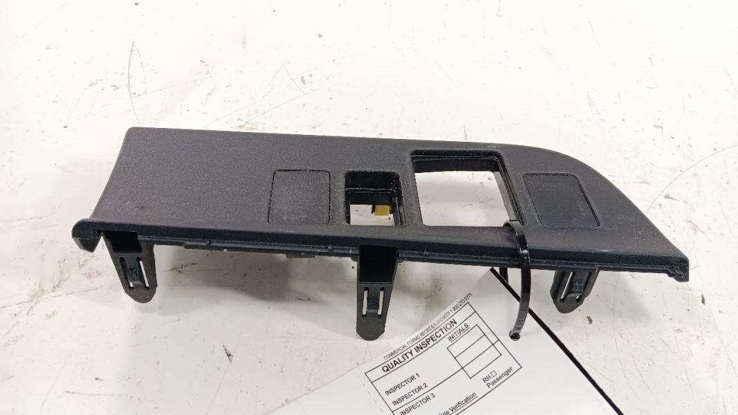 Toyota Prius Dash Bezel    2012 2013 2014 2015