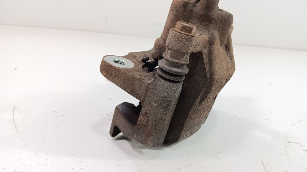 Passenger Right Brake Caliper Front Prius C VIN B3 Fits 12-19 PRIUS