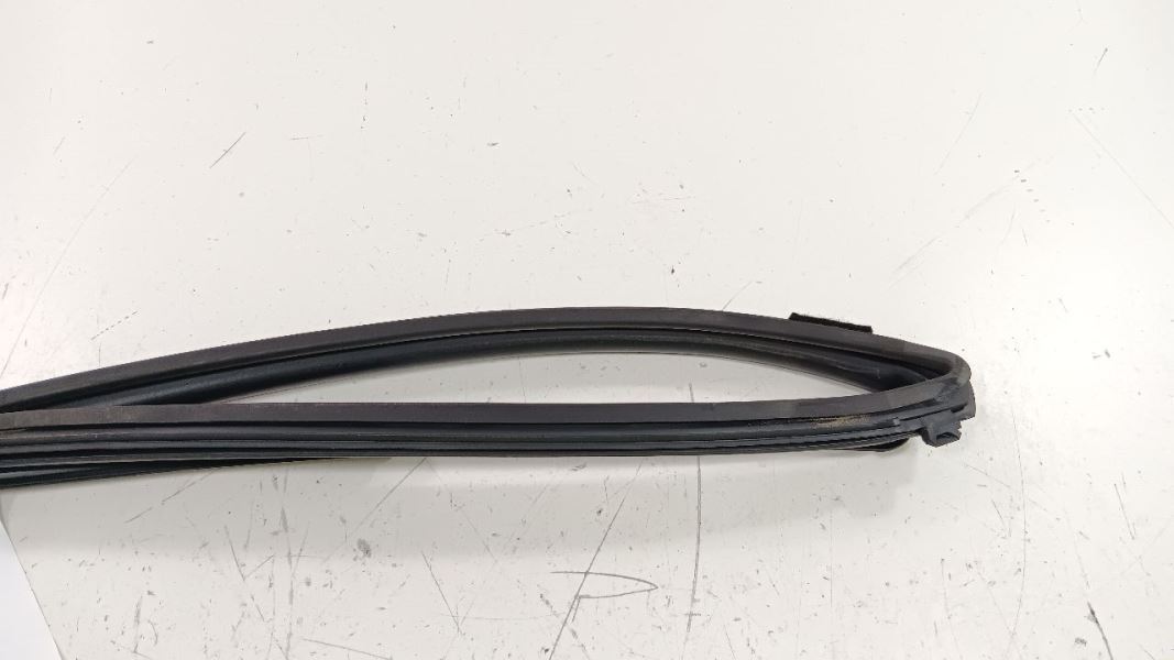 Toyota Prius Driver Left Front Window Seal  2012 2013 2014 201 2012 2013 2014 20