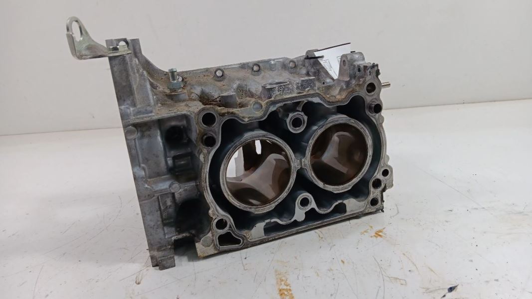 Engine Cylinder Block Right Gasoline Fits 18-19 XV CROSSTREK