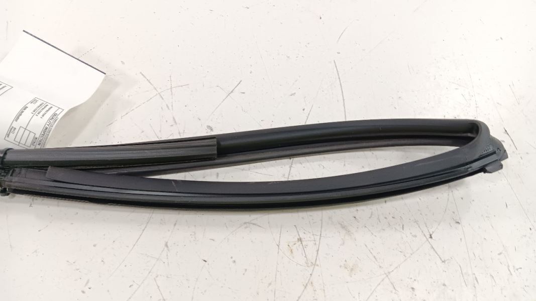 Toyota Prius Passenger Right Front Window Seal  2012 2013 2014 2012 2013 2014 20