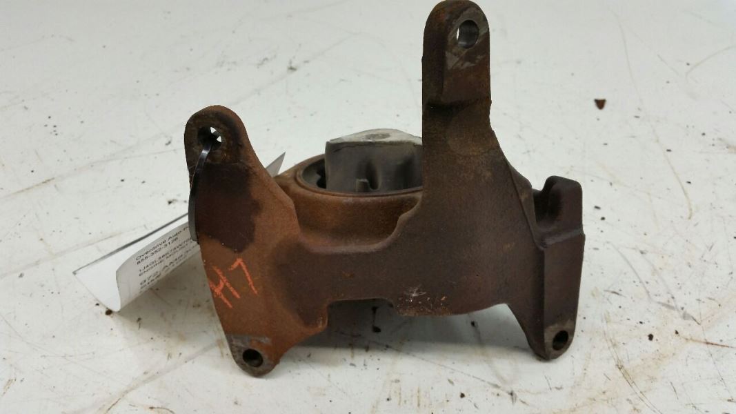 2005 Jeep Liberty Engine Motor Mount Left Driver OEM  2002 2003 2004