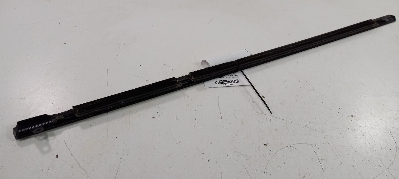 Nissan Versa Door Glass Window Weather Strip Trim Rear Left Driver Back 2007 08