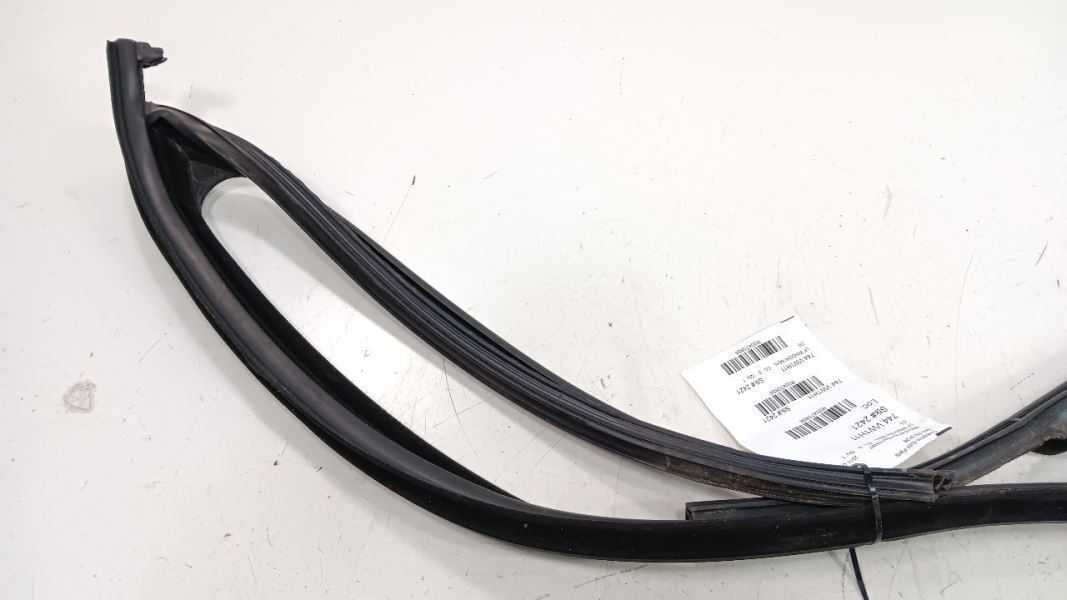 Volkswagen Golf Door Glass Window Seal Rubber Left Driver Front 2010 2011 2012 2