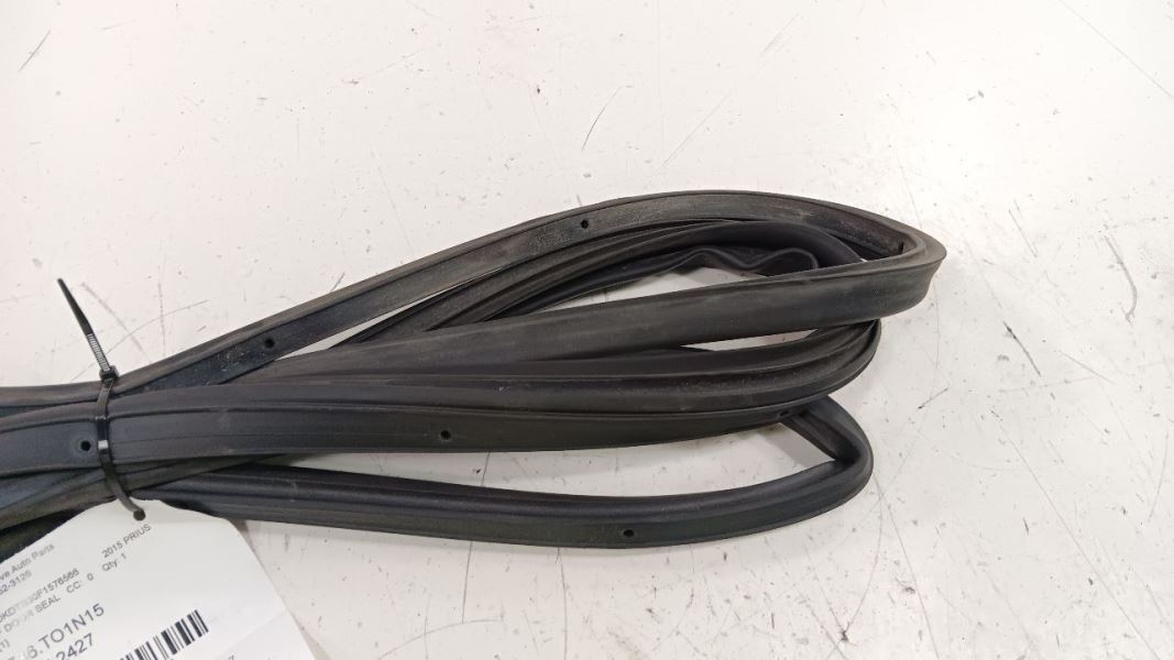 Toyota Prius Driver Left Front Door Seal    2012 2013 2014 2015