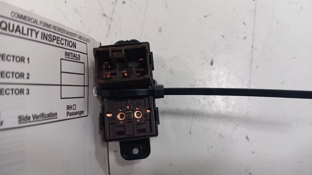 Hyundai Veloster Power Window Switch Right Passenger Rear  2012 2013 2014 2015