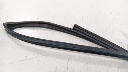 Toyota Prius Door Glass Window Seal Rubber Left Driver Front 2015 2014 2013 2012