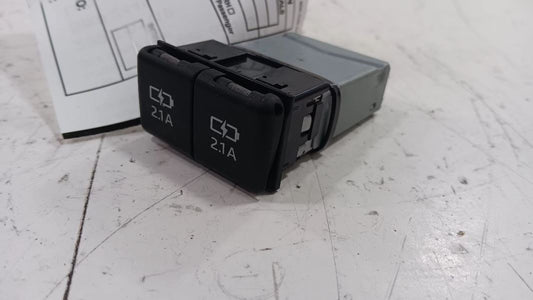 Toyota Rav 4 2.1A USB Charging Port 2019 2020 2021 2022 2023 2024