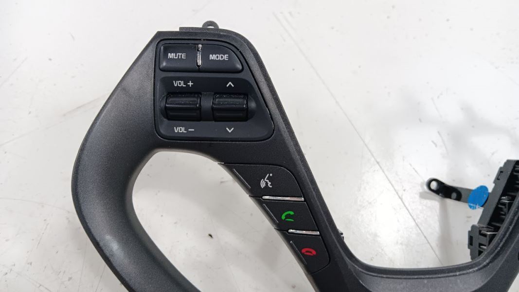 Kia Forte Steering Wheel Bezel Trim Switch 2016 2015 2014