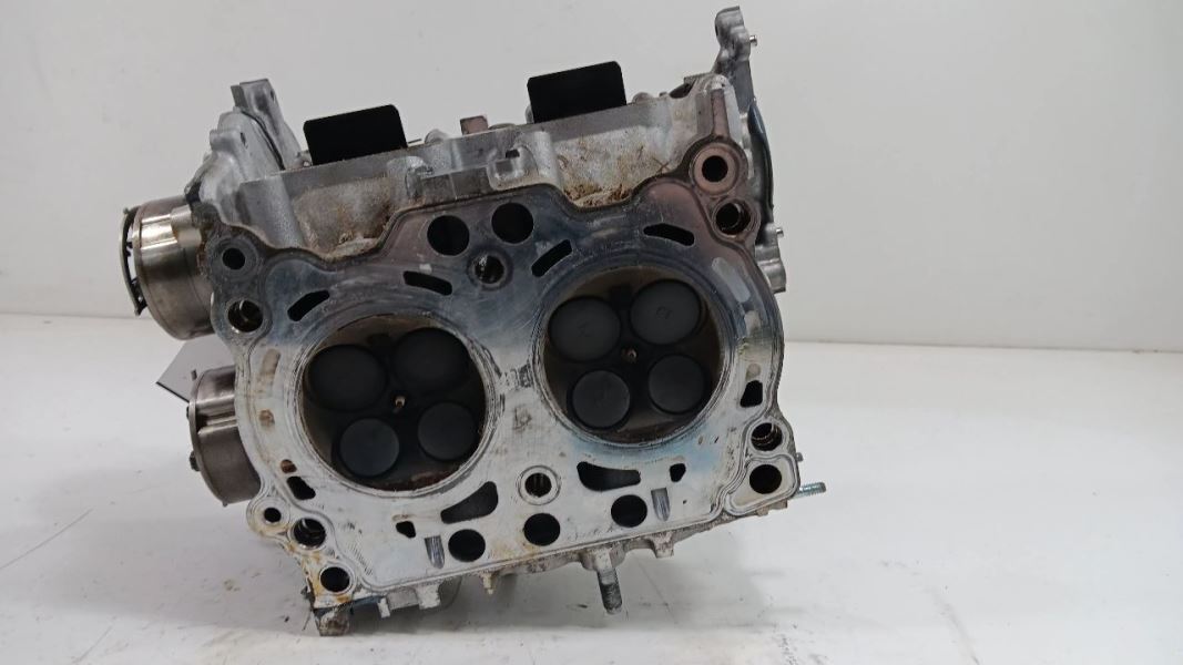 Passenger Right Cylinder Head Fits 17-19 IMPREZA