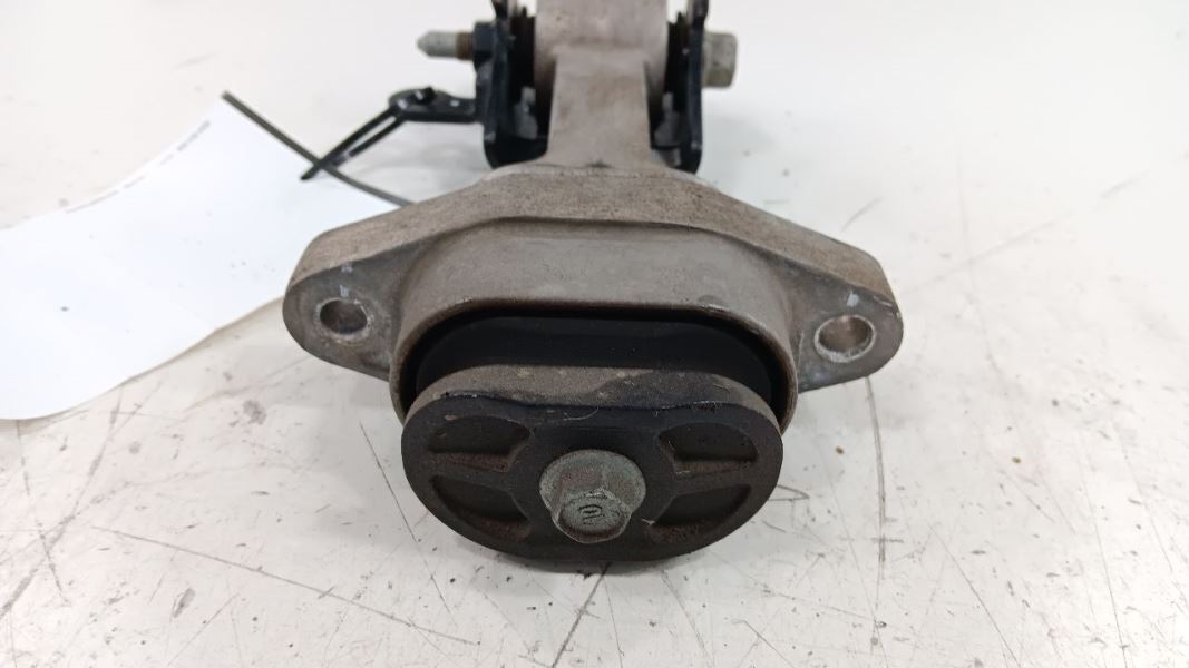 Kia Forte Engine Motor Mount Rear Back 2016 2015 2014