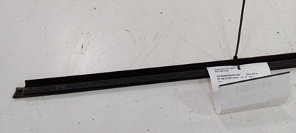 Volkswagen Jetta Door Glass Window Weather Strip Trim Front Right Passenger 2002