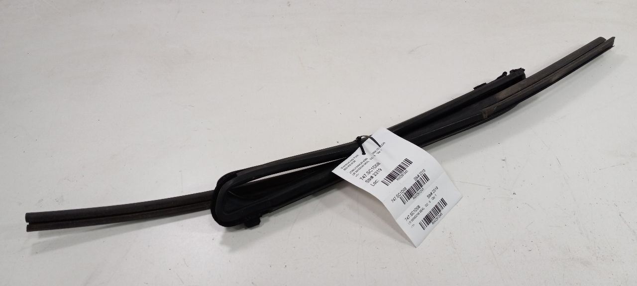 XD Scion Door Glass Window Seal Rubber Left Driver Rear Back 2008 2009 2010 2011