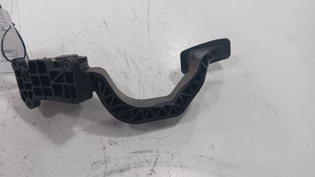 Chrysler 200 Gas Pedal  2015 2016 2017