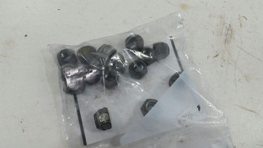 2011 NISSAN VERSA Lug Nut Set 2007 2008 2009 2010