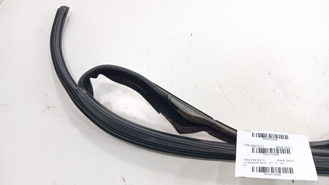 Volkswagen Golf Door Glass Window Seal Rubber Left Driver Front 2010 2011 2012 2