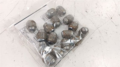 Toyota Prius Lug Nut Set    2012 2013 2014 2015