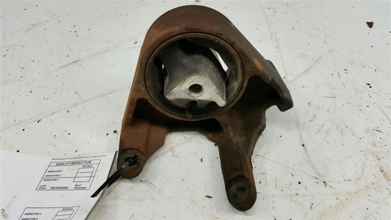 2005 Jeep Liberty Engine Motor Mount Left Driver OEM  2002 2003 2004