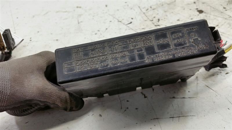 Fuse Box Engine Hatchback Fits 07-12 VERSA