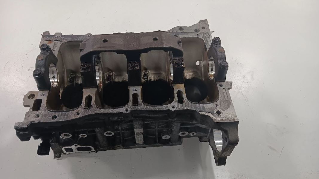 Engine Cylinder Block Sedan 2.4L Fits 15 200