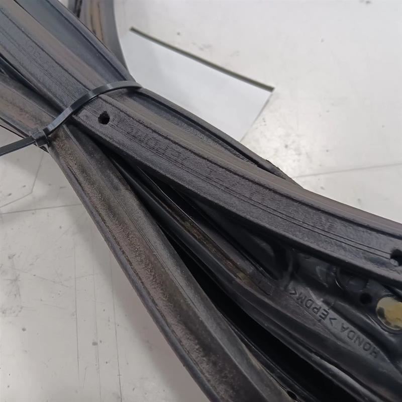 Honda CR-V On Door Seal Rubber Right Passenger Rear Back  2012 2013 2014 2015 20