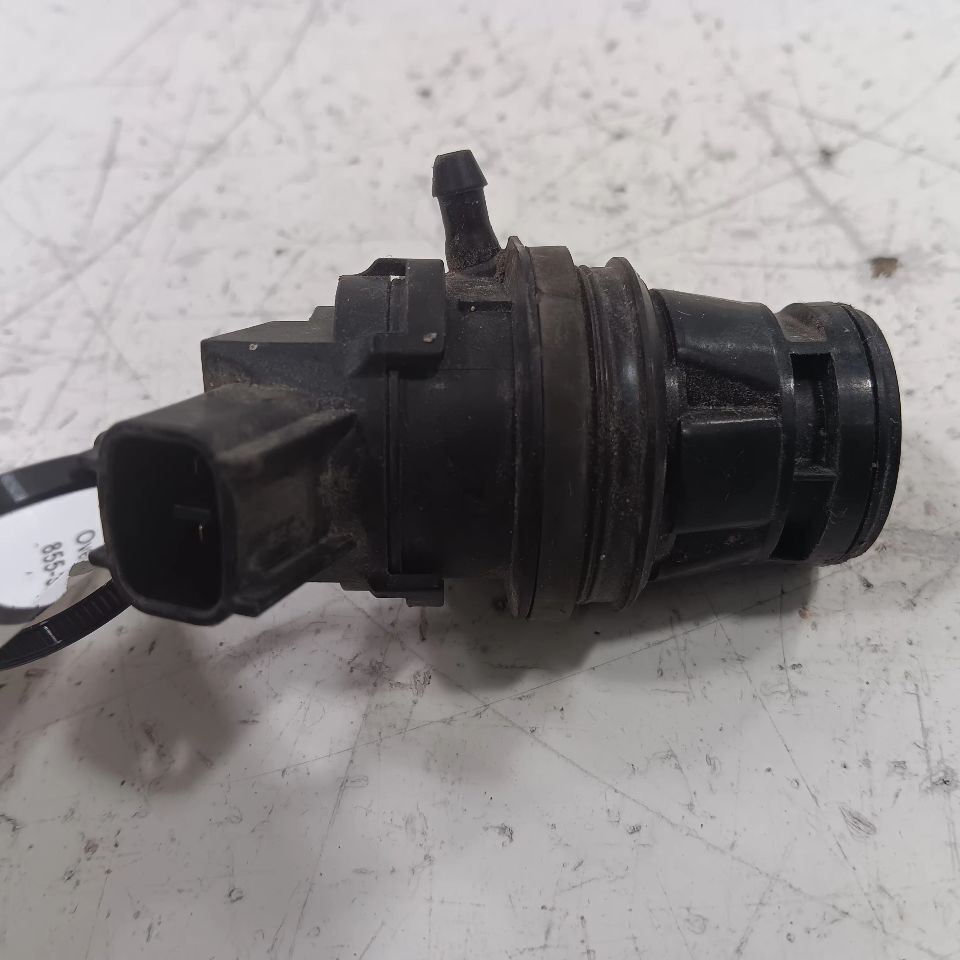 Toyota Scion IQ Windshield Washer Wash Fluid Reservoir Motor Pump Electric  2011