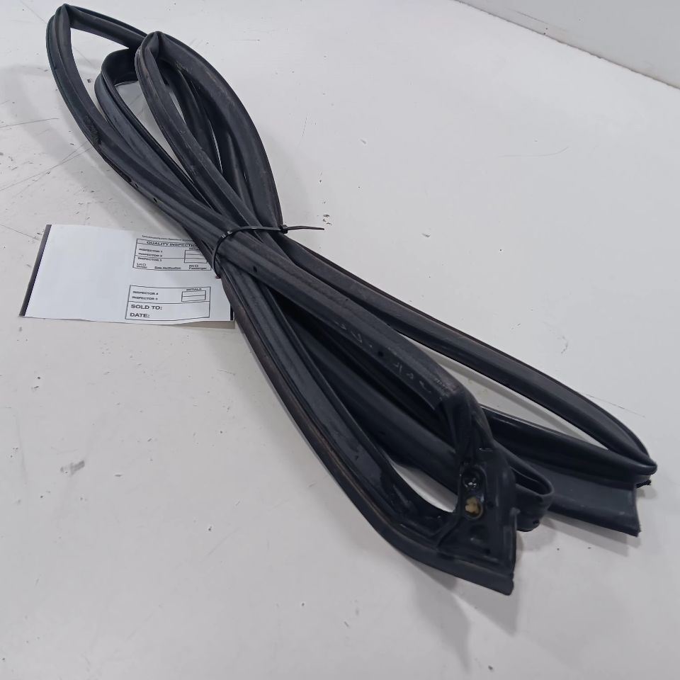 Honda CR-V On Door Seal Rubber Right Passenger Front  2012 2013 2014 2015 2016