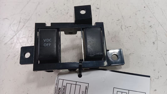 G37       2010 Dash/Interior/Seat Switch 553060