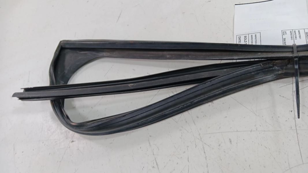 Acura MDX Door Glass Window Seal Rubber Left Driver Front 2010 2011 2012 2013