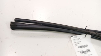 Toyota Prius Driver Left Front Window Seal  2012 2013 2014 201 2012 2013 2014 20