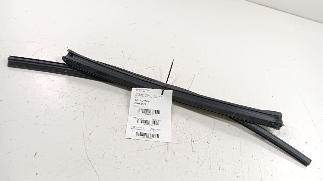 Toyota Prius Passenger Right Rear Window Seal  2012 2013 2014  2012 2013 2014 20