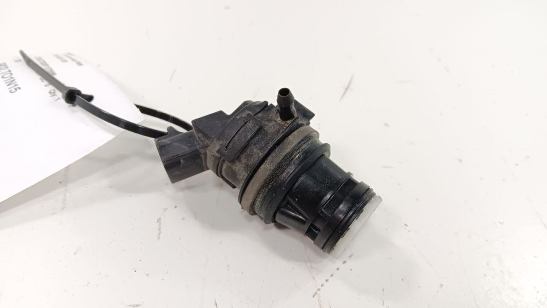 Toyota Prius Washer Motor   2012 2013 2014 2015