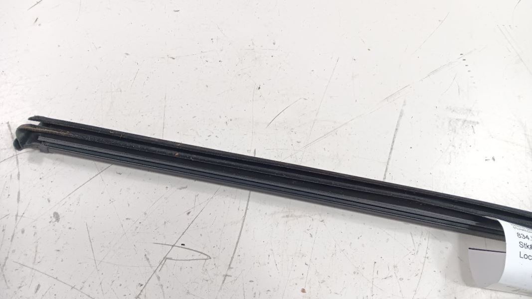 Volkswagen Golf Right Front Weather Strip Interior 2010 2011 2012 2013 2014