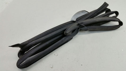 2010 Honda Civic On Door Seal Rubber Right Passenger Front 2011 2009 2008 2007