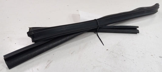 Santa Fe Door Glass Window Seal Rubber Left Driver Rear Back 2017 2018 2019