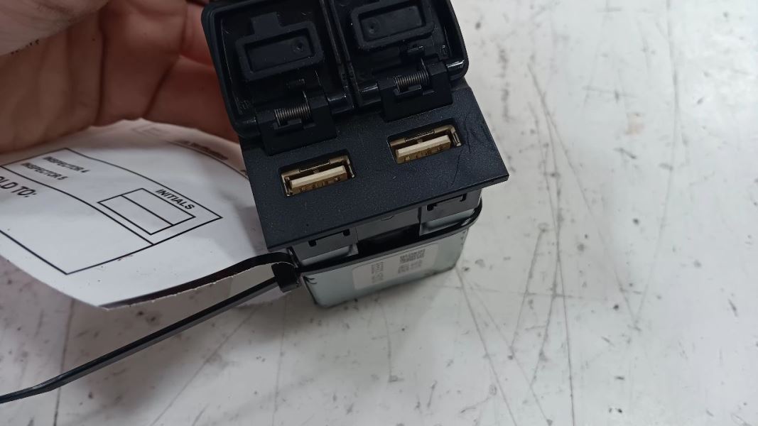 Toyota Rav 4 2.1A USB Charging Port 2019 2020 2021 2022 2023 2024