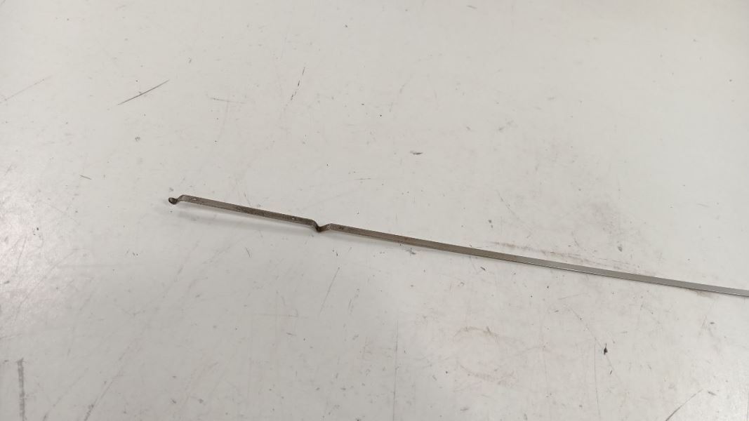 Toyota Prius Engine Oil Dipstick    2012 2013 2014 2015